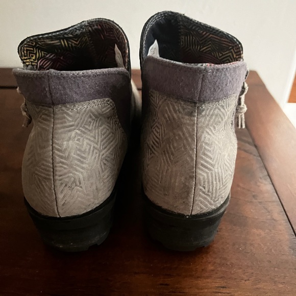 The North Face BridgetonZip Bootie. Dark Gull Grey/TNF Black. Size 9 - Picture 6 of 14